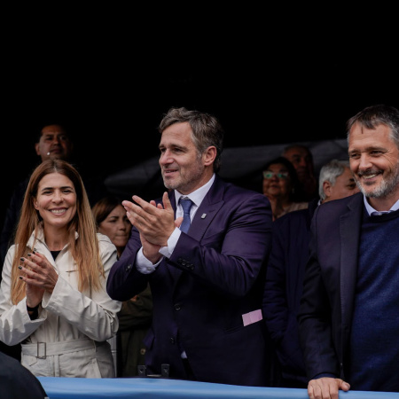 Pilar celebró sus Fiestas Patronales con un multitudinario desfile de instituciones y vecinos