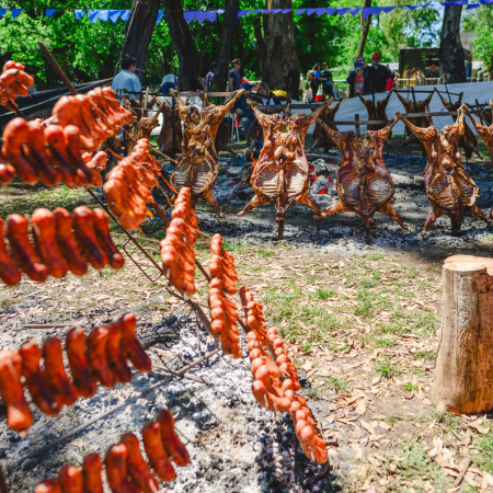 Olavarría prepara sus asadores para una fiesta que reúne a 40 instituciones