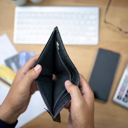 Uno de cada tres trabajadores se queda sin dinero antes del 10 del mes